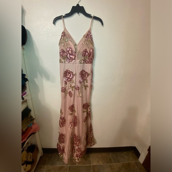 Dress - Picture 5 of 11